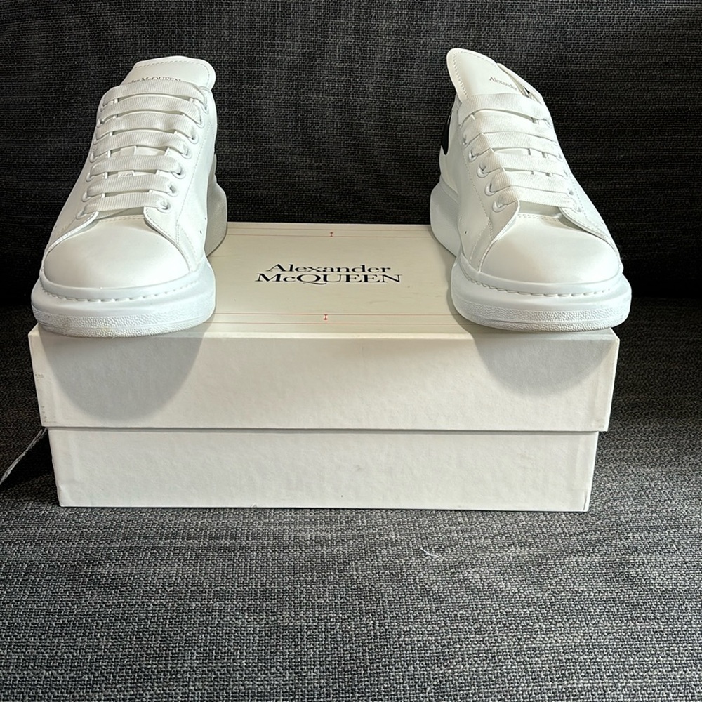 Alexander McQUEEN Men Sneakers (Authentic)